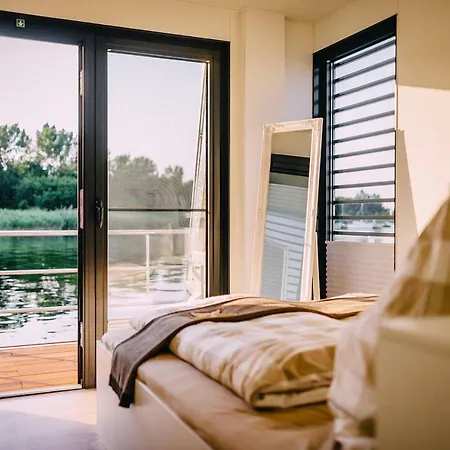 Holiday Floating Houses Bitterfeld-wolfen - Dls01010-nya ספינת מלון Niemegk (Saxony-Anhalt)