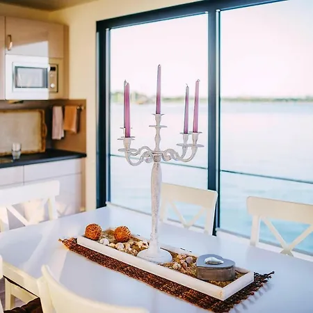 ספינת מלון Holiday Floating Houses Bitterfeld-wolfen - Dls01010-nya *